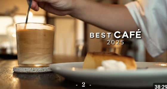 カフェのプリンとドリンクを写した動画のサムネイル